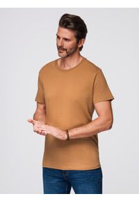 Ombre Clothing - T-shirt męski klasyczny bawełniany BASIC - brązowy V21. Okazja: na co dzień. Kolor: brązowy. Materiał: bawełna. Styl: klasyczny