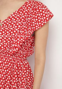 Born2be - Czerwona Rozkloszowana Sukienka z Bawełny w Kwiaty z Guzikami Ronelle. Okazja: na co dzień, na randkę, na spacer. Kolor: czerwony. Materiał: bawełna. Wzór: kwiaty. Typ sukienki: rozkloszowane, proste. Styl: casual, elegancki #3