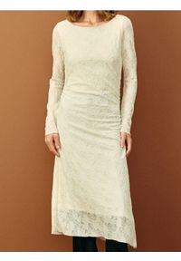 Sinsay - Sukienka z marszczeniami - kremowy. Kolor: kremowy #1