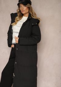 Renee - Czarna Długa Kurtka z Pikowaniem z Odpinanym Kapturem i Wsuwanymi Kieszeniami Daitras. Kolor: czarny. Długość: długie. Styl: elegancki #6