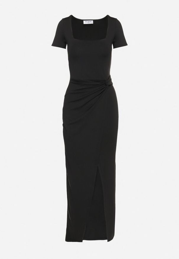 Born2be - Czarna Taliowana Sukienka z Wiskozą z Marszczeniem Milasela. Kolor: czarny. Materiał: wiskoza. Styl: klasyczny, elegancki