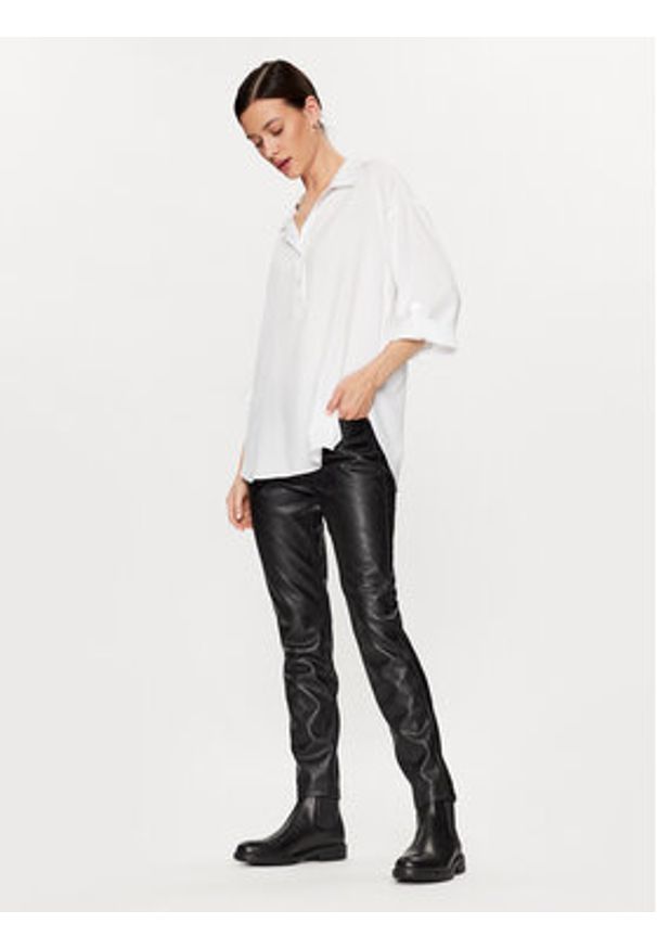 Tatuum Bluzka Balea T2314.048 Biały Relaxed Fit. Kolor: biały. Materiał: wiskoza