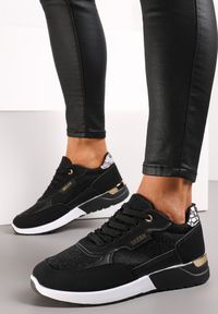 Renee - Czarne Brokatowe Sneakersy z Metalicznymi Wstawkami Decima. Kolor: czarny