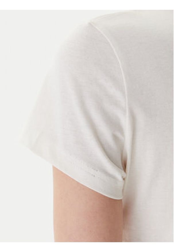 Mustang T-Shirt Loa 1016754 Écru Slim Fit. Kolor: kremowy. Materiał: bawełna