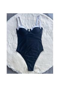 Intica - Jednoczęściowy strój kąpielowy z lamówką i wbudowanym stanikiem na lato Aglaja. Kolor: czarny. Materiał: materiał #1