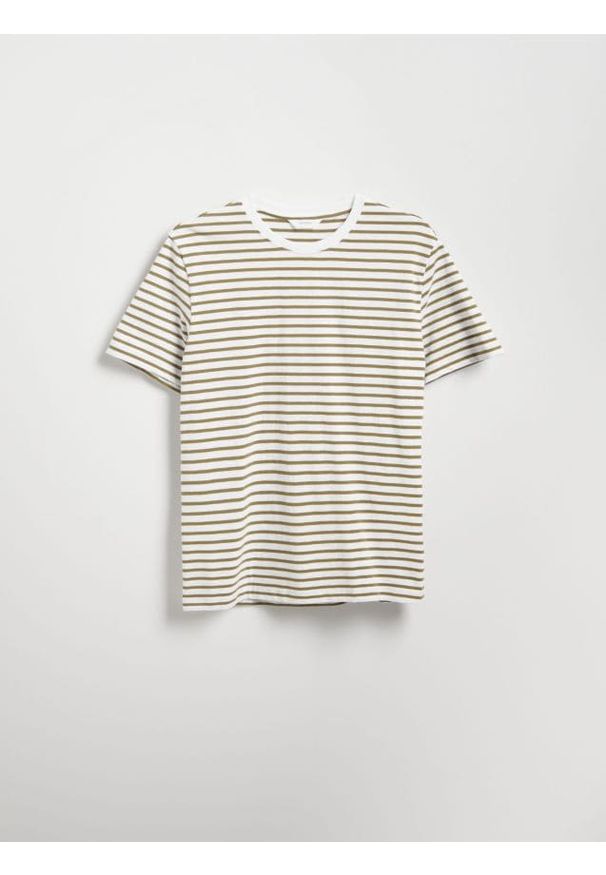 Reserved - T-shirt regular w paski - oliwkowy. Kolor: oliwkowy. Materiał: bawełna, dzianina. Wzór: paski