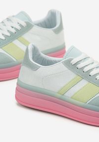 Renee - Niebiesko-Różowe Sneakersy w Stylu Tenisówek z Geometrycznym Wzorem Melundea. Okazja: na co dzień. Kolor: niebieski. Materiał: jeans. Wzór: geometria. Obcas: na obcasie. Wysokość obcasa: niski #3