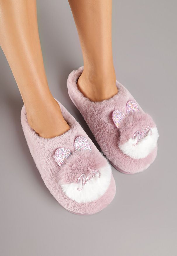 Born2be - Różowe Wsuwane Kapcie na Płaskiej Podeszwie z Aplikacją 3D w Kształcie Króliczka z Cyrkoniami Pottira. Zapięcie: bez zapięcia. Kolor: różowy. Wzór: aplikacja. Obcas: na płaskiej podeszwie