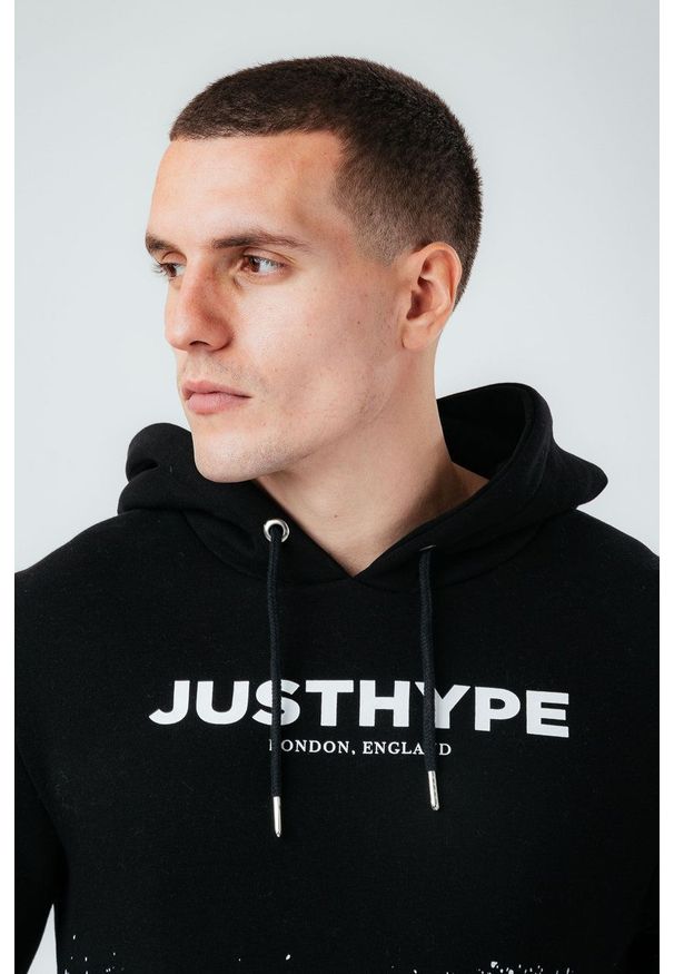 Hype Bluza bawełniana męska kolor czarny z kapturem z nadrukiem. Okazja: na co dzień. Typ kołnierza: kaptur. Kolor: czarny. Materiał: bawełna. Wzór: nadruk. Styl: casual