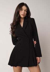 Born2be - Czarna Sukienka o Kroju Marynarki VICES z Poduszkami w Ramionach Serlina. Okazja: na co dzień. Kolor: czarny. Styl: elegancki, klasyczny, casual #2