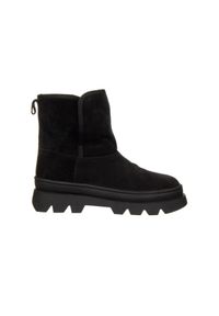 Botki Bayla-161 031 Jordy 001 Srt 55 Black Suede 161655, Czarny, Skóra naturalna - 41. Okazja: na co dzień. Nosek buta: okrągły. Zapięcie: bez zapięcia. Kolor: czarny. Szerokość cholewki: normalna. Wysokość cholewki: za kostkę. Materiał: skóra. Sezon: zima, jesień. Obcas: na obcasie. Styl: elegancki, casual. Wysokość obcasa: średni #1