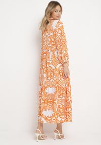 Born2be - Pomarańczowa Długa Sukienka Rozkloszowana w Ornamentalny Wzór z Falbanką Ariantise. Okazja: na co dzień. Kolor: pomarańczowy. Materiał: skóra. Sezon: lato. Styl: klasyczny, casual, elegancki. Długość: maxi #4