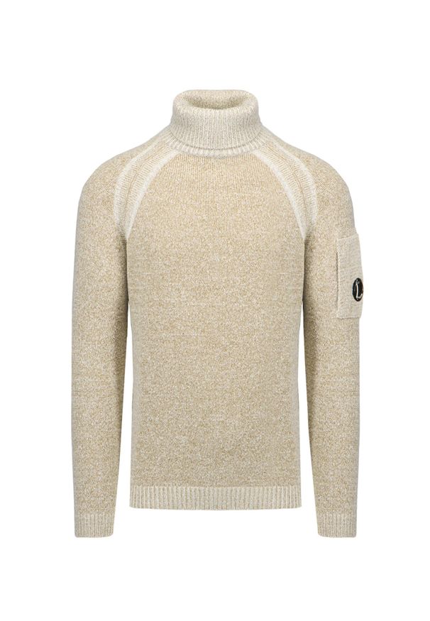 CP Company - Sweter z golfem C.P. Company KNITWEAR TURTLE NECK. Okazja: na co dzień. Typ kołnierza: golf. Kolor: beżowy. Materiał: tkanina, prążkowany. Długość rękawa: raglanowy rękaw. Wzór: aplikacja. Styl: casual