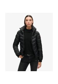 Superdry - Kurtka pikowana z kapturem Fuji od SUPERDRY.. Typ kołnierza: kaptur. Kolor: czarny. Długość rękawa: długi rękaw. Styl: elegancki #1