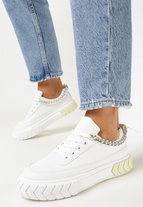 Born2be - Biało-Żółte Sneakersy na Platformie z Łańcuszkiem Jaolisa. Kolor: biały. Obcas: na platformie