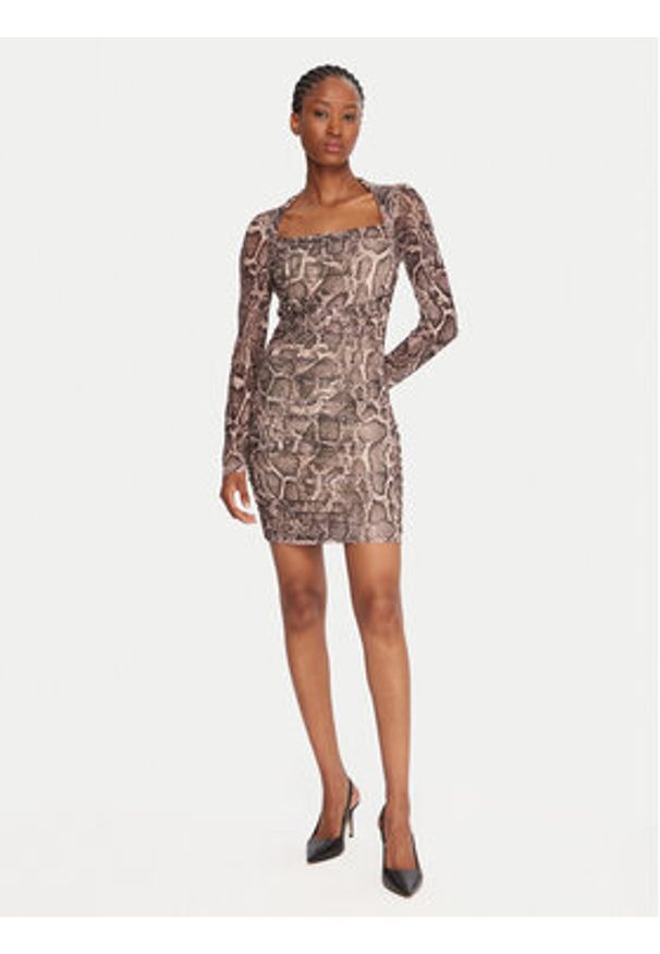 Guess Sukienka koktajlowa W5BK65 KCZC2 Beżowy Slim Fit. Kolor: beżowy. Materiał: syntetyk. Styl: wizytowy