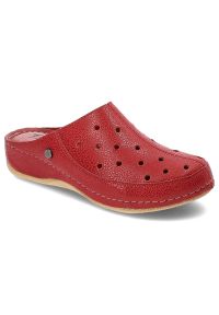 Bordowe Klapki Pollonus Wygodne Skórzane Buty Damskie. Okazja: na co dzień. Kolor: czerwony. Materiał: skóra. Styl: casual, klasyczny