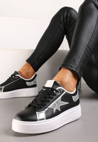 Renee - Czarne Sneakersy Ozdobione Brokatem na Niskiej Platformie Leonare. Kolor: czarny. Materiał: jeans. Wzór: aplikacja. Obcas: na platformie #1