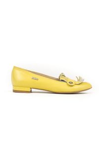 Zapato - żółte balerinki z frędzlami - skóra naturalna - model 046 - kolor bananowy (36). Zapięcie: bez zapięcia. Kolor: żółty. Materiał: skóra. Wzór: kolorowy, motyw zwierzęcy, kwiaty. Obcas: na obcasie. Styl: klasyczny. Wysokość obcasa: średni #1