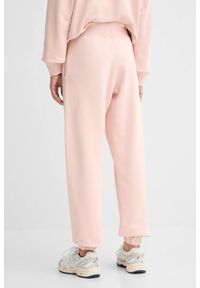 Guess - GUESS Różowe dresowe damskie spodnie Primula, Rozmiar S. Kolor: różowy. Materiał: dresówka #3