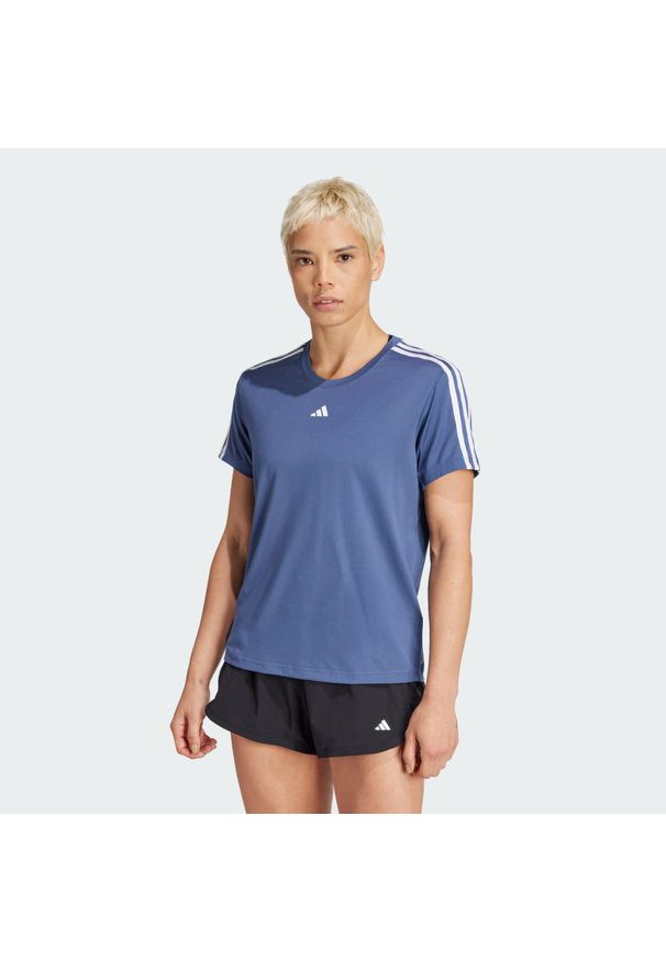 Adidas - AEROREADY Train Essentials 3-Stripes Tee. Kolor: wielokolorowy, biały, niebieski. Materiał: materiał. Sport: fitness