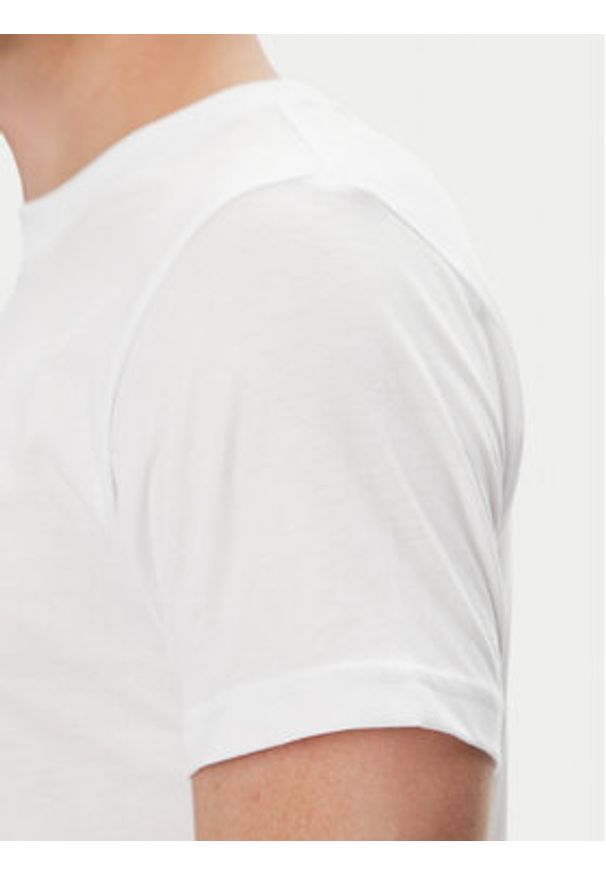 Karl Lagerfeld - KARL LAGERFELD T-Shirt A2M17074 Biały Regular Fit. Typ kołnierza: dekolt w karo. Kolor: biały. Materiał: syntetyk