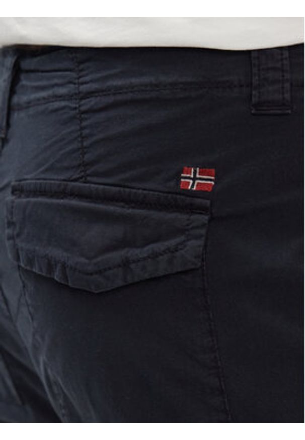 Napapijri Szorty materiałowe N-Horton NP0A4HOS Granatowy Regular Fit. Kolor: niebieski. Materiał: bawełna