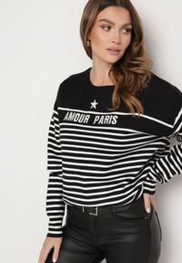 Born2be - Czarny Sweter z Bawełną w Paski z Haftowanym Napisem Zeanista. Okazja: na co dzień. Kolor: czarny. Materiał: bawełna. Długość rękawa: długi rękaw. Długość: długie. Wzór: napisy, paski, haft. Styl: klasyczny, elegancki, casual #4