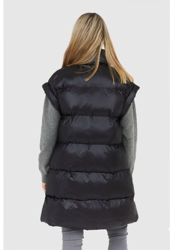 Blauer USA - BLAUER Długi czarny bezrękawnik damski Daisy, Rozmiar L. Kolor: czarny. Materiał: poliamid. Długość rękawa: bez rękawów. Długość: długie
