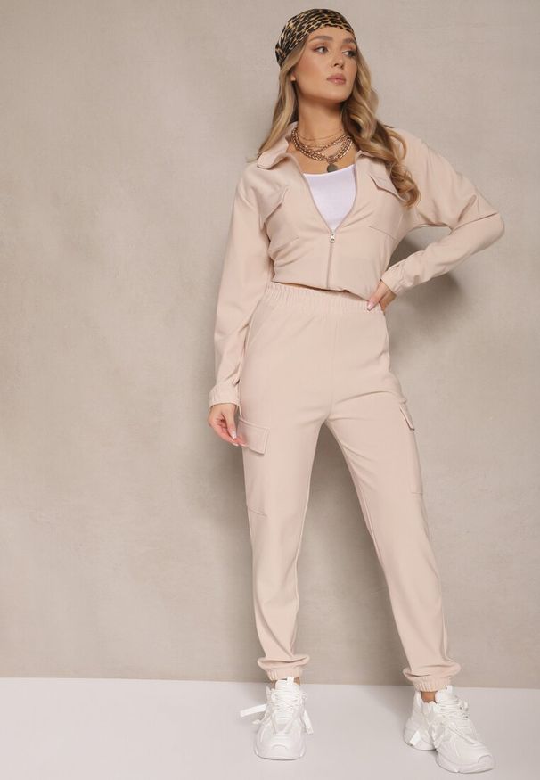 Renee - Beżowy Komplet Dresowy Spodnie Cargo i Rozpinana Bluza Isovisa. Kolor: beżowy. Materiał: dresówka. Sport: turystyka piesza