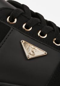 Born2be - Czarne Sneakersy VICES na Grubej Podeszwie z Tłoczeniami Zdobione Aplikacją Cezara. Okazja: na co dzień, do pracy. Kolor: czarny. Materiał: jeans. Wzór: aplikacja #8