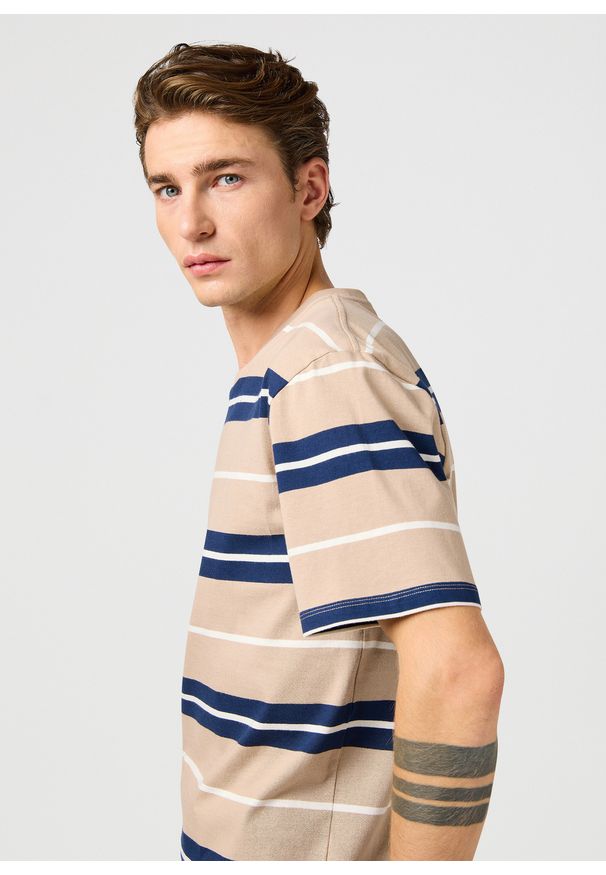 Wrangler - MESKA KOSZULKA WRANGLER STRIPE TEE TIMBERWOLF 112362785