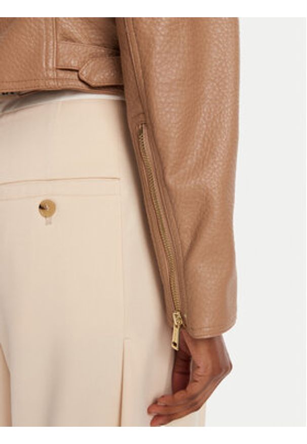 Guess Kurtka z imitacji skóry W5YL1 9WHDS0 Beżowy Regular Fit. Kolor: beżowy. Materiał: skóra