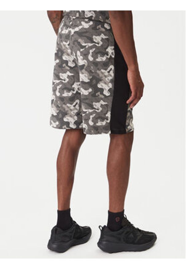 Guess Szorty sportowe Z6RD00 K9YI1 Szary Regular Fit. Kolor: szary. Materiał: bawełna. Styl: sportowy