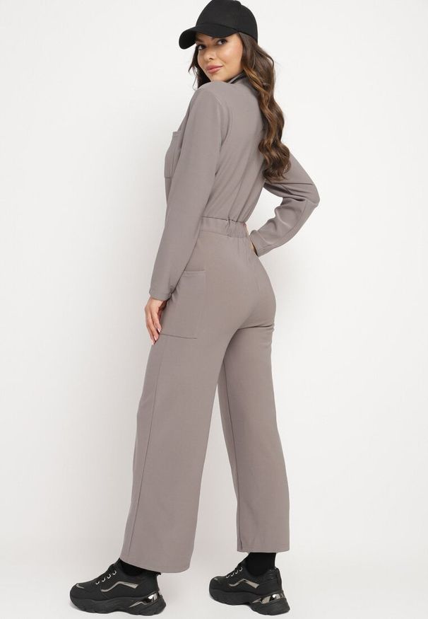 Born2be - Szary Kombinezon z Gumką i Wiązaniem w Talii z Szerokimi Nogawkami Creza. Okazja: na co dzień. Kolor: szary. Materiał: tkanina. Styl: casual