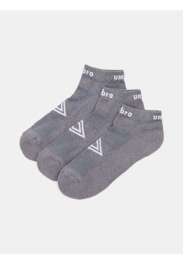 Sinsay - Skarpetki z nadrukiem Umbro 3 pack - szary. Kolor: szary. Wzór: nadruk