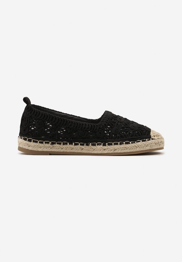 Born2be - Czarne Espadryle na Podeszwie z Warkoczem z Juty z Ażurowymi Kwiatkami Riviara. Okazja: na plażę, na spacer. Kolor: czarny. Materiał: len. Wzór: kwiaty, ażurowy. Sezon: lato