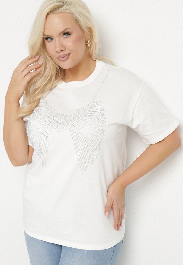 Born2be - Biały T-shirt ze Wzorem z Cyrkonii Olisellea. Okazja: na co dzień. Kolor: biały. Materiał: bawełna. Styl: casual
