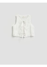 Reserved - Ażurowa kamizelka - biały. Kolor: biały. Materiał: bawełna. Wzór: ażurowy #1