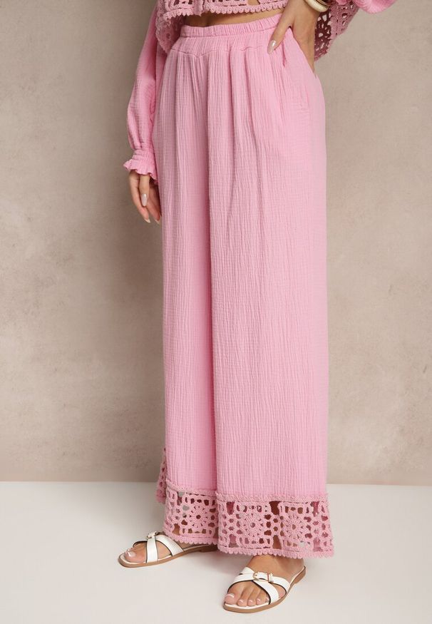 Renee - Różowy Komplet z Bawełny z Ażurowymi Wstawkami Bluzka i Spodnie Paladorea. Kolor: różowy. Materiał: bawełna. Wzór: ażurowy