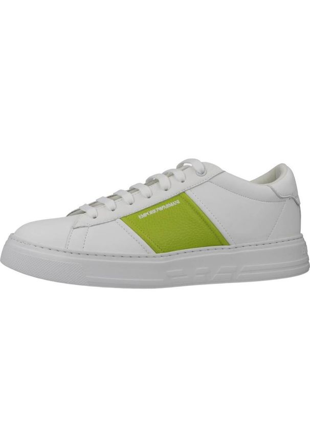 EA7 - Kapcie EMPORIO ARMANI XN840 Biały. Kolor: biały. Materiał: syntetyk, skóra. Sport: turystyka piesza
