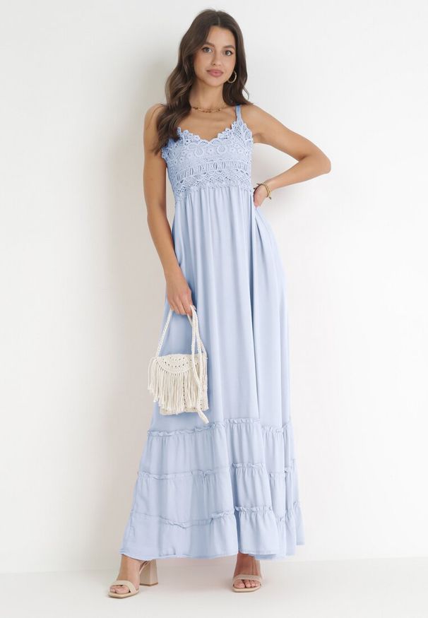 Born2be - Niebieska Sukienka Maxi na Ramiączkach z Koronkowymi Wstawkami i Falbankami Lemera. Typ kołnierza: kołnierz z falbankami. Kolor: niebieski. Materiał: koronka. Długość rękawa: na ramiączkach. Wzór: aplikacja, koronka. Sezon: lato, wiosna. Długość: maxi
