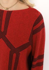 Born2be - Czerwony Sweter z Geometrycznym Wzorem i Ściągaczami Buvania. Kolor: czerwony. Wzór: geometria #3