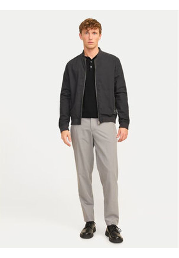 Jack & Jones Polo William 12259650 Czarny Regular Fit. Typ kołnierza: polo. Kolor: czarny. Materiał: wiskoza