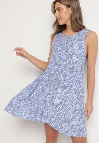 Born2be - Niebieska Bawełniana Rozkloszowana Sukienka Ozdobiona Kwiatami i Guzikami Lisavella. Okazja: na co dzień, na spacer. Kolor: niebieski. Materiał: bawełna. Wzór: aplikacja, kwiaty. Sezon: lato. Styl: klasyczny, casual, elegancki #5