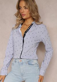Renee - Niebieska Koszula z Długim Rękawem Zapinana na Guzki w Drobny Print Tardena. Kolor: niebieski. Materiał: bawełna, elastan. Długość rękawa: długi rękaw. Długość: długie. Wzór: nadruk #4
