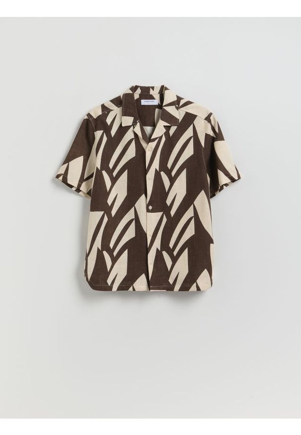 Reserved - Koszula regular z dodatkiem lnu - ciemnobrązowy. Kolor: brązowy. Materiał: len