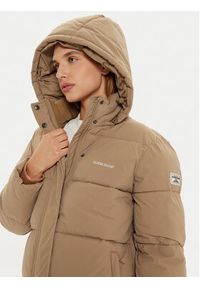 Guess Jeans Kurtka zimowa W4BL24 WGII2 Beżowy Regular Fit. Kolor: beżowy. Materiał: syntetyk. Sezon: zima #7