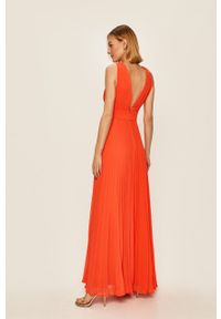 Marciano Guess - Sukienka. Kolor: czerwony. Materiał: tkanina. Długość rękawa: na ramiączkach. Wzór: aplikacja. Typ sukienki: plisowane #5