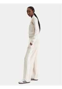 Adidas - adidas Dres Teamsport KB8181 Beżowy Regular Fit. Kolor: beżowy. Materiał: bawełna #1